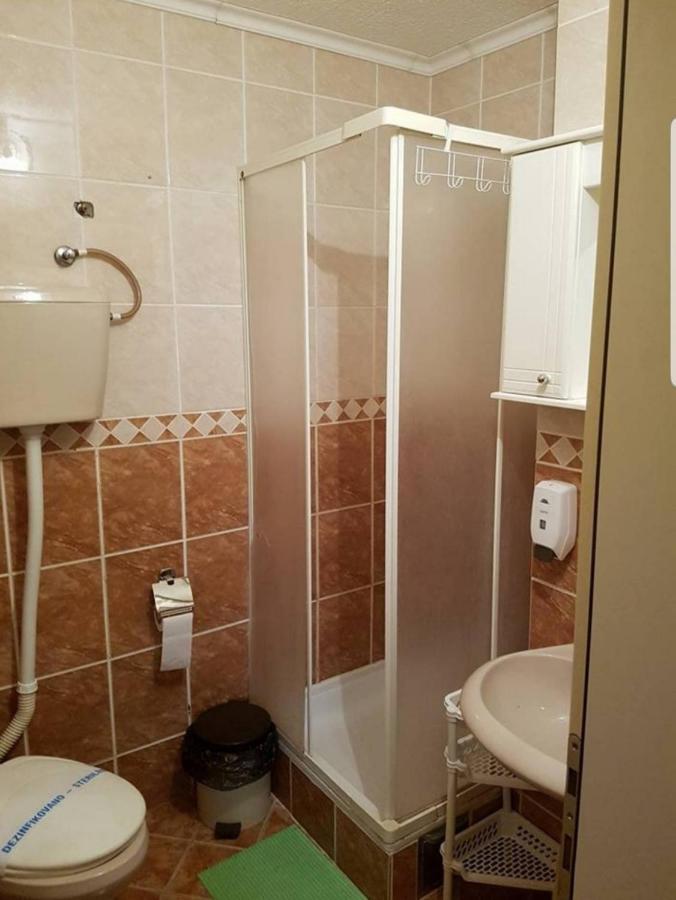 Viktorija Nova Hotel Kanjiza Luaran gambar