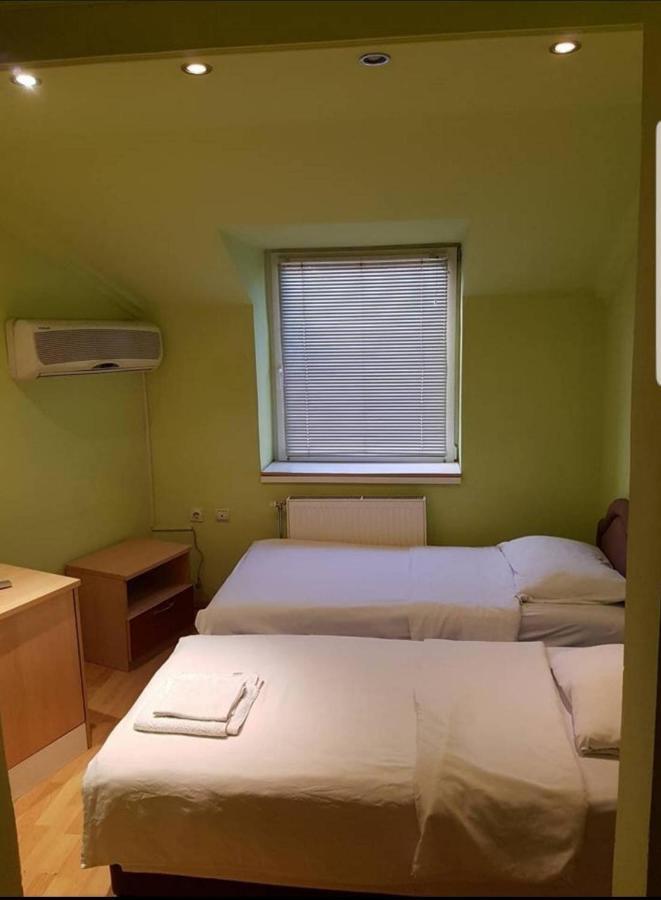 Viktorija Nova Hotel Kanjiza Luaran gambar