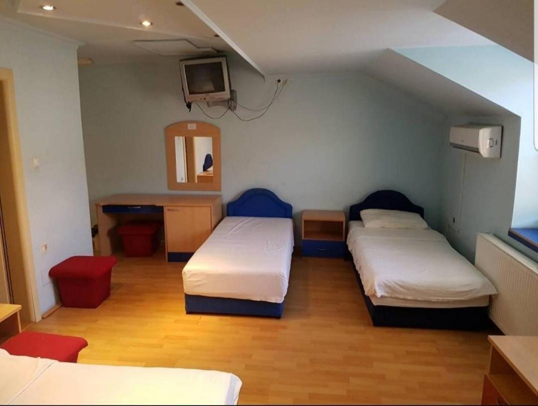Viktorija Nova Hotel Kanjiza Luaran gambar