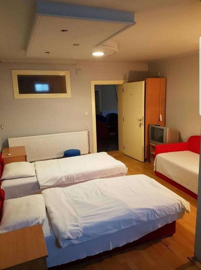 Viktorija Nova Hotel Kanjiza Luaran gambar